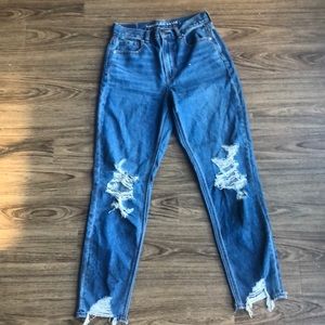 American Eagle Distressed mom jeans size 0